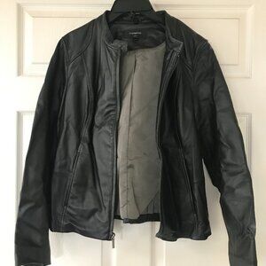 Colebrook Women’s Medium Black Leather Moto Jacket – Zip Front, Classic Fit